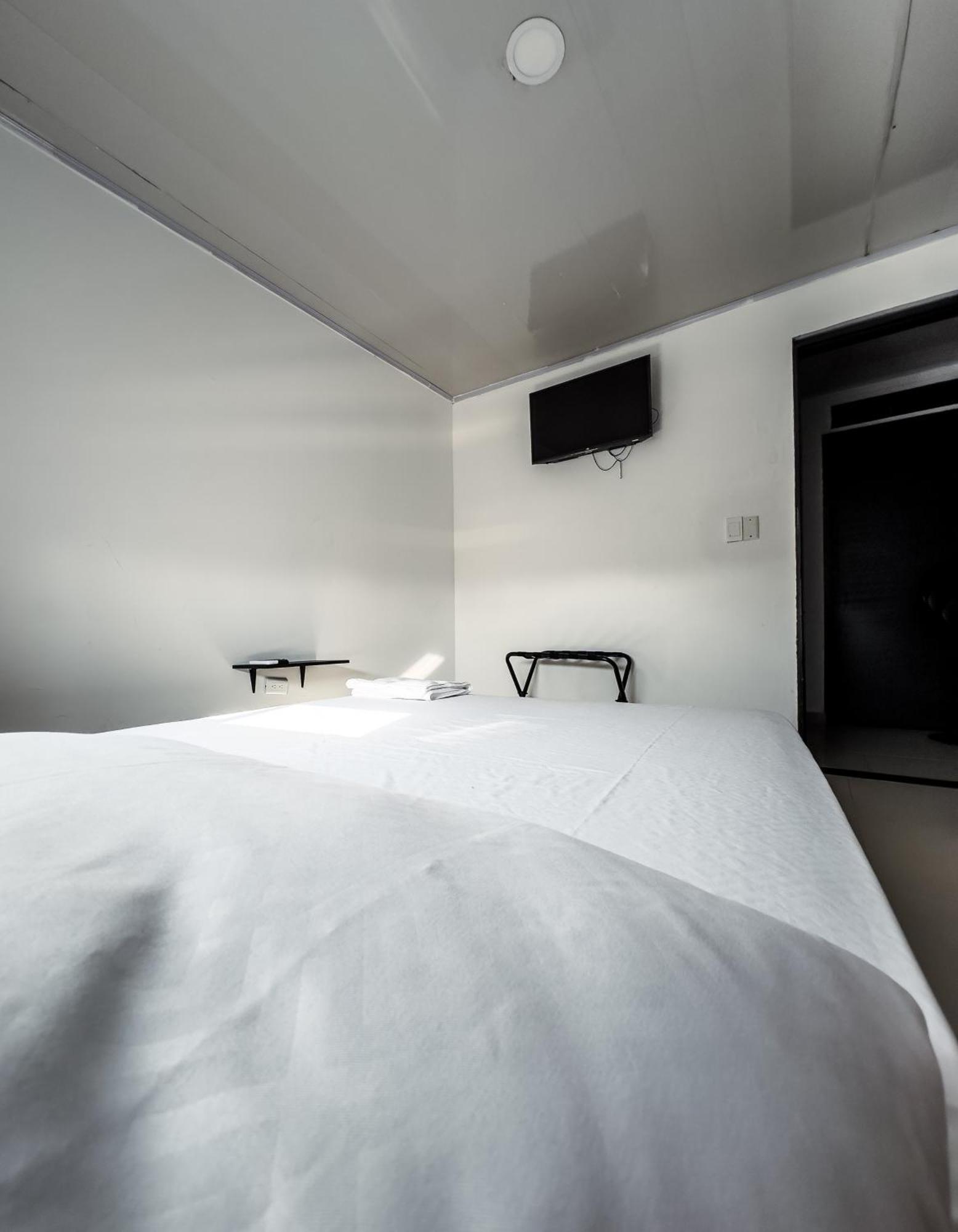 Hotel Bazurto Plaza Картахена Экстерьер фото