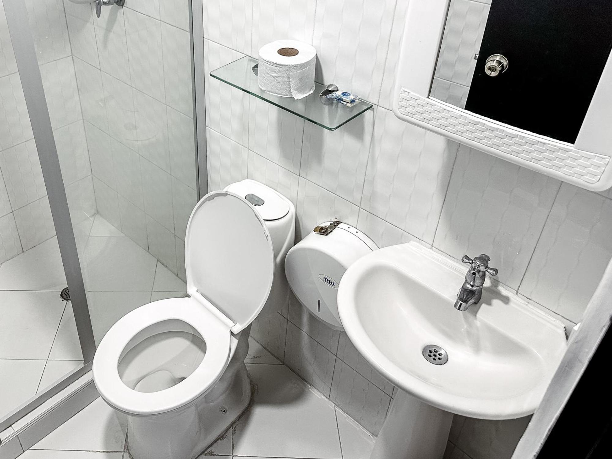 Hotel Bazurto Plaza Картахена Экстерьер фото